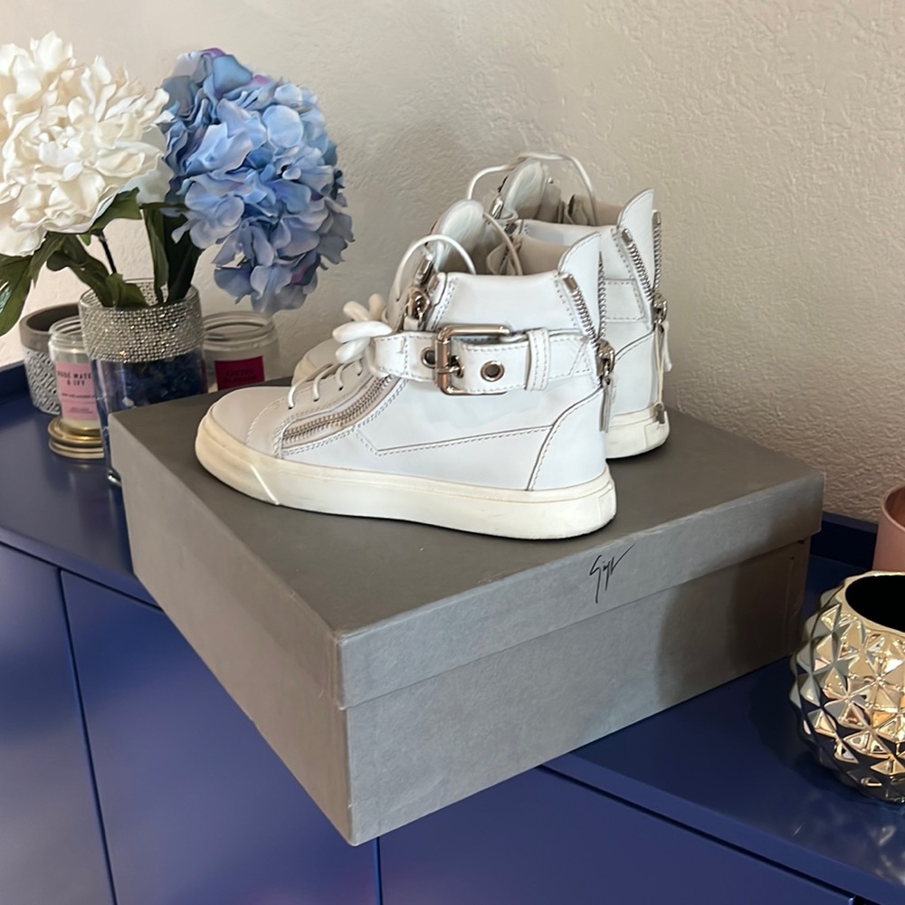 Giuseppe Zanotti white leather metal chain high top sneakers size 34 Euro/ US 4